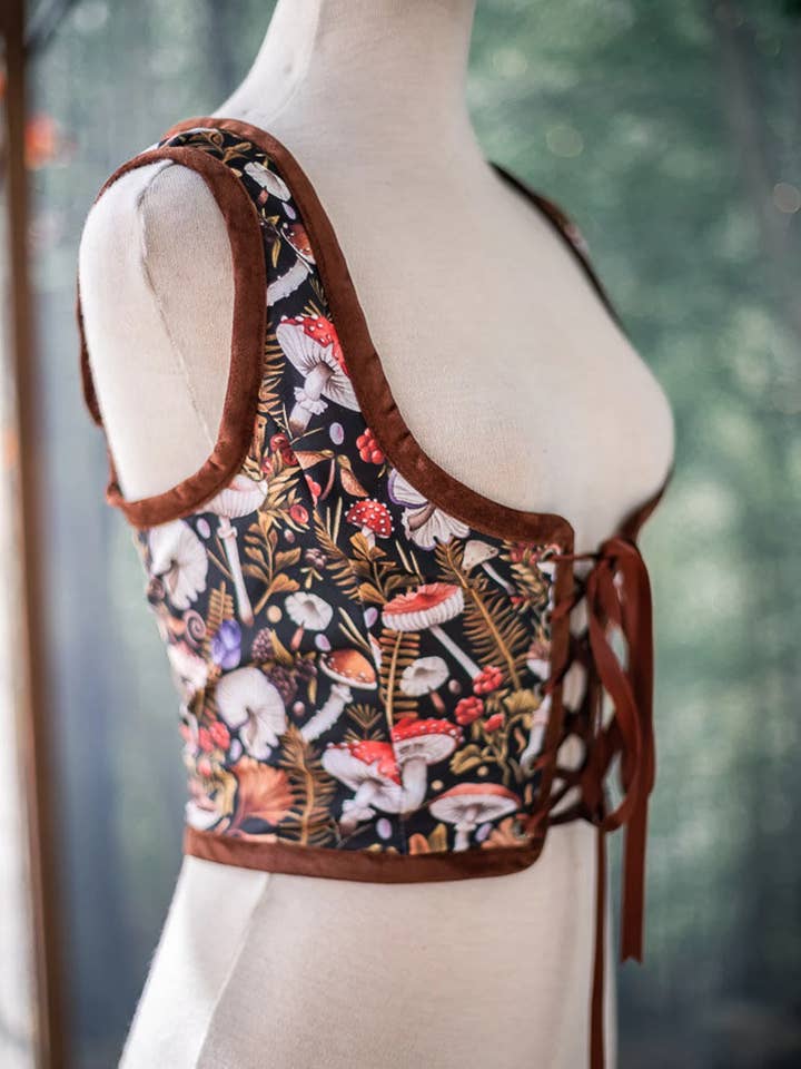 Donkere paddenstoel herfst bodice heksenkorset cottagecore regency voor wholesale door Costurero Real