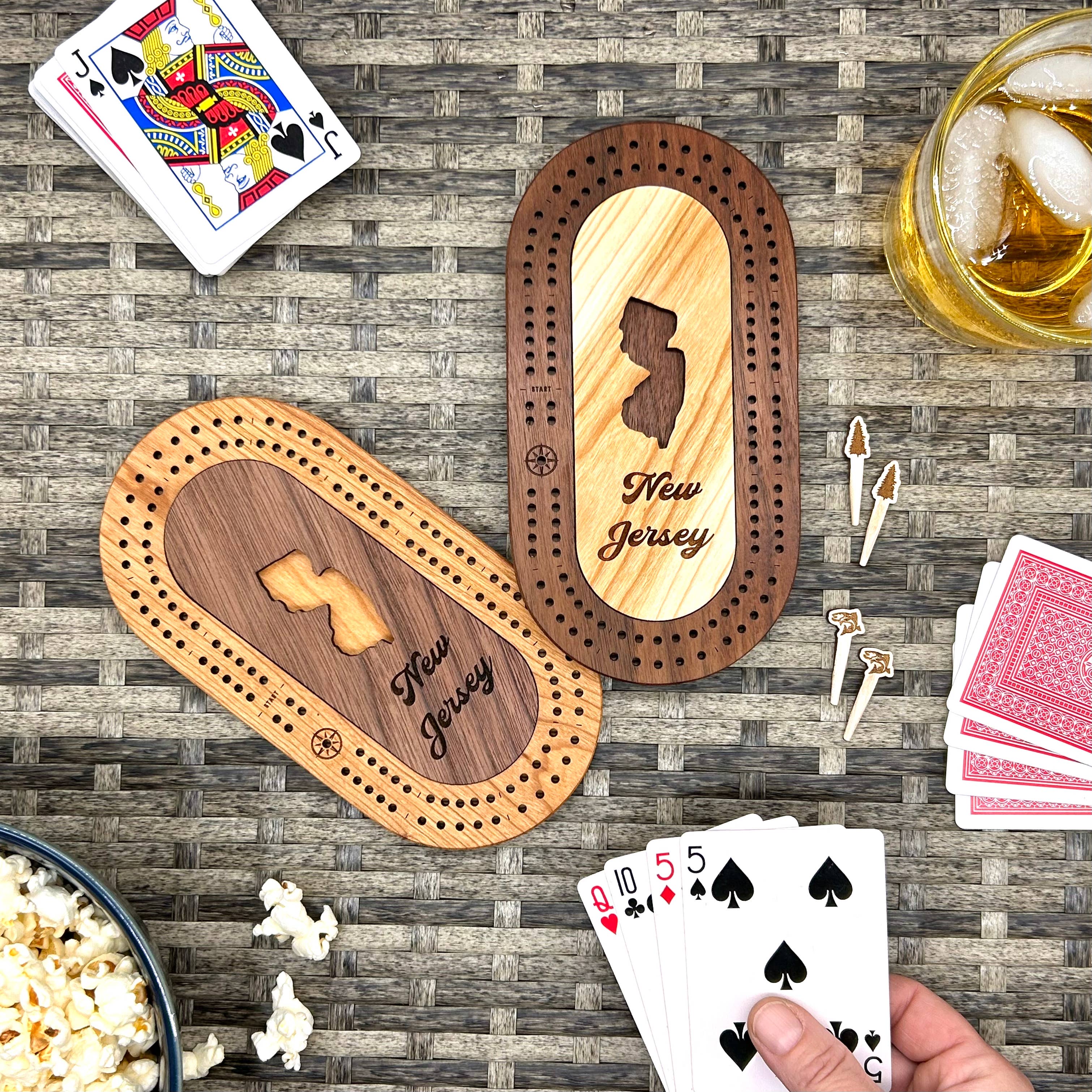 Cast & Carve - Venta al por mayor Juegos de mesa - Juego de minitablas de viaje de EE. UU., con pinzas personalizadas26