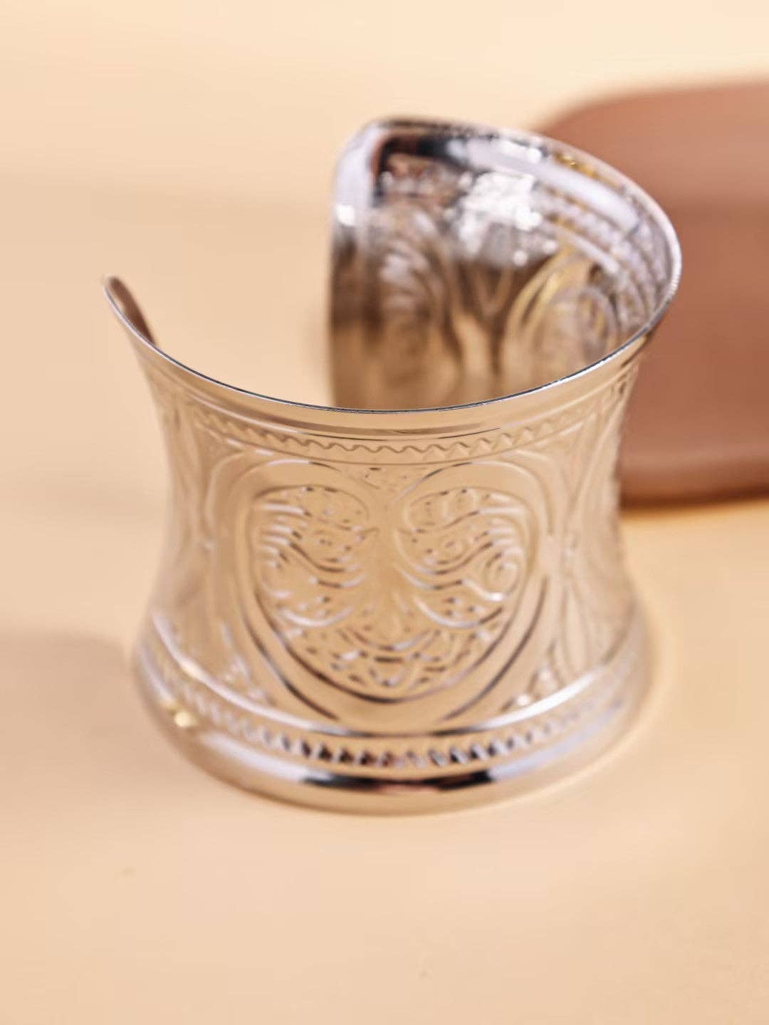 Katinki - Vente Bracelet manchette - Bracelet Manchette Large Gravé Baroque Vintage3