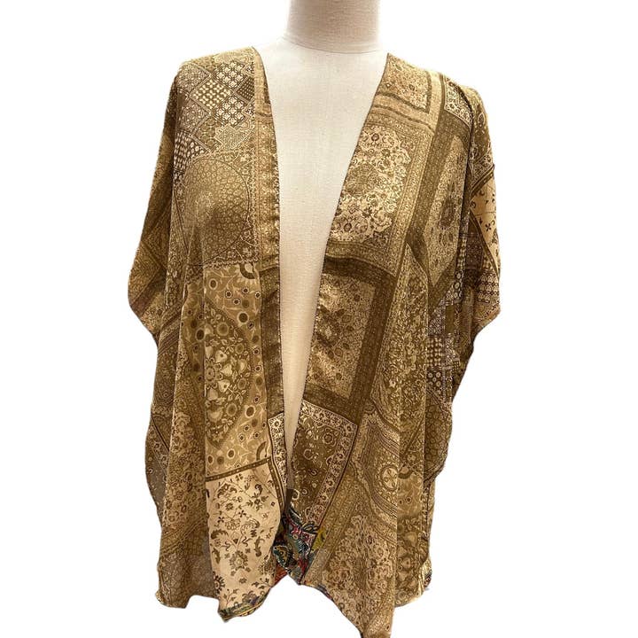 Shrug de Sari pour la vente par Hopes Unlimited