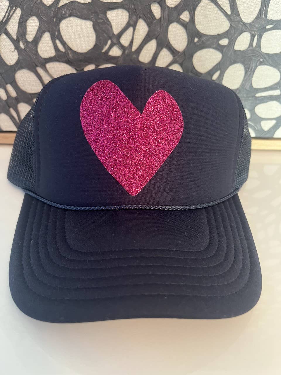 Arnie + Ollie - Vente Casquette de camionneur – femme - Artsy Heart - Navy Trucker1