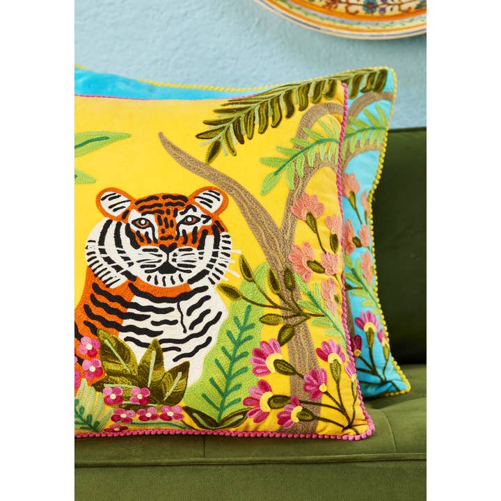 Namaste - Venta al por mayor Funda de cojín - Funda de cojín de terciopelo con bordado de tigre2