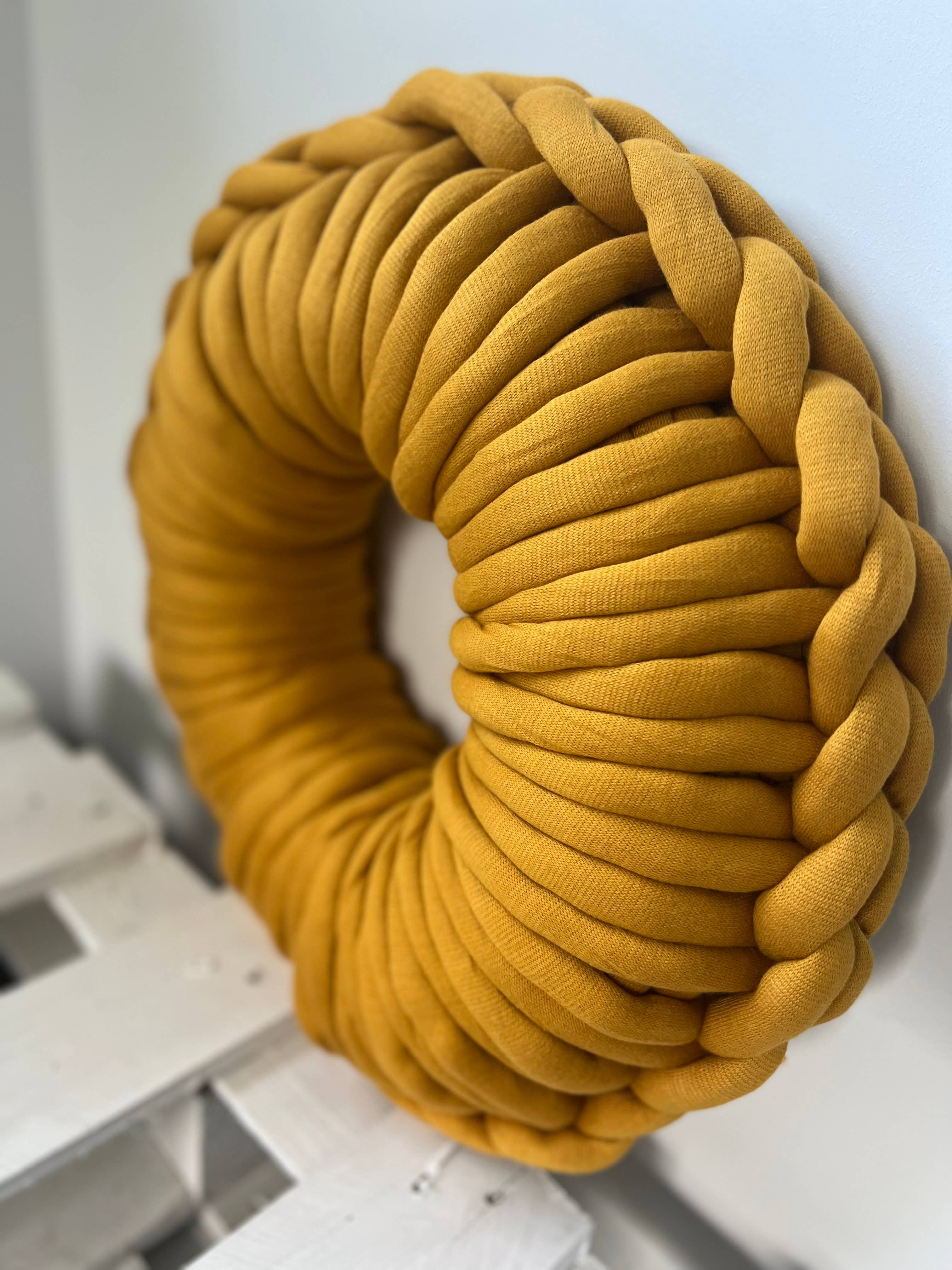 woolexperts – wholesale Throw/decorative pillow – Chunky knit pillow Donut pillow round Vegan Chunky7