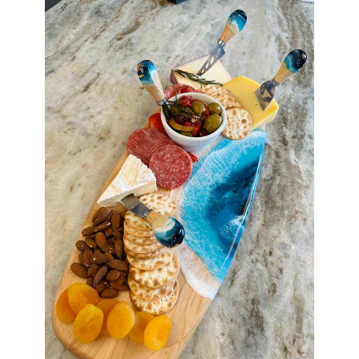Nikita Fine Art LLC – wholesale Cheese board – Malibu Maple Cheese and Charcuterie Board1