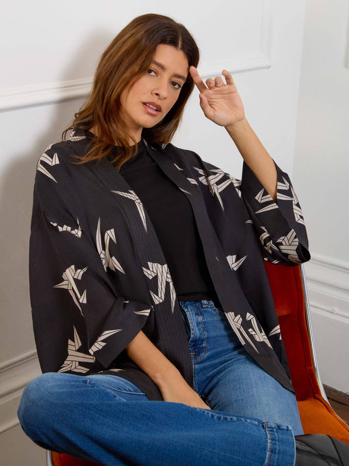 Artemis Muse - Wholesale Kimono - Women's - Japanese Origami Bird Print Black & Ivory Short Light Weight Kimono1