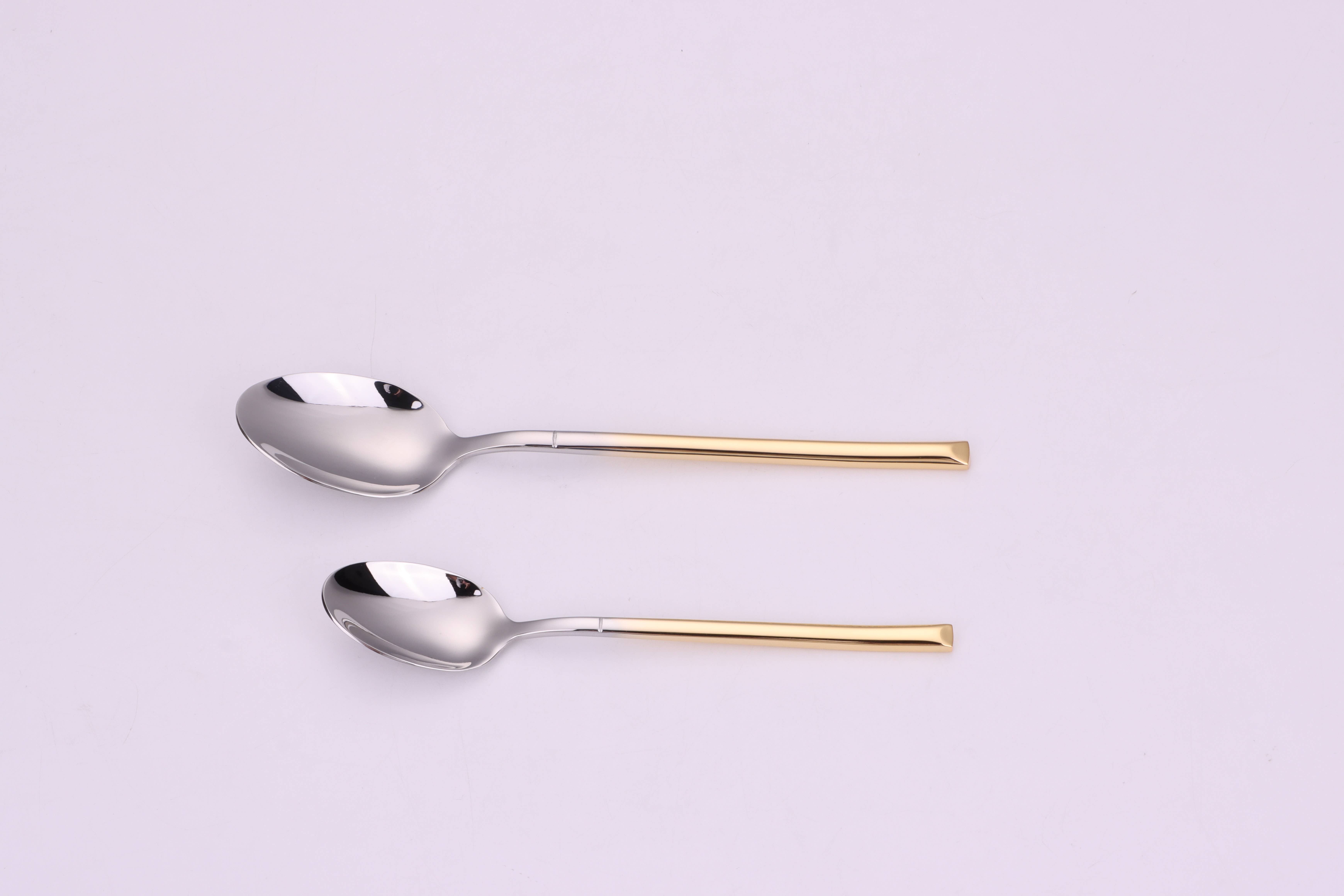 VIVIENCE - Wholesale Flatware Set - Simplicite 20 Pc Flatware with Gold Handles, Service for 47