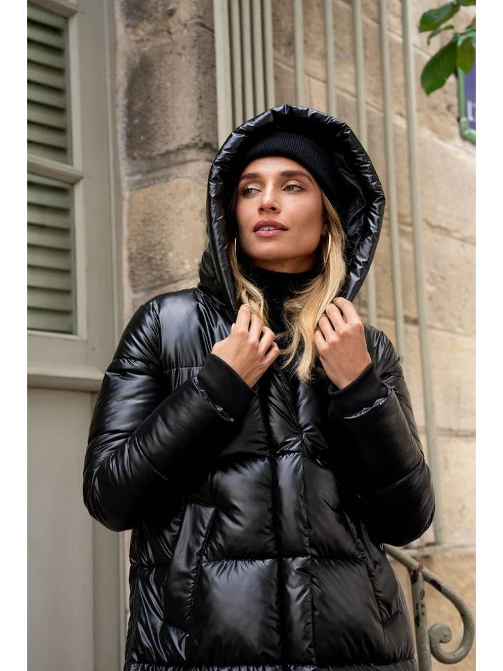 Attrait Paris - Wholesale Puffer Jacket - Women's - Extra long puffer jacket with metallic hood1