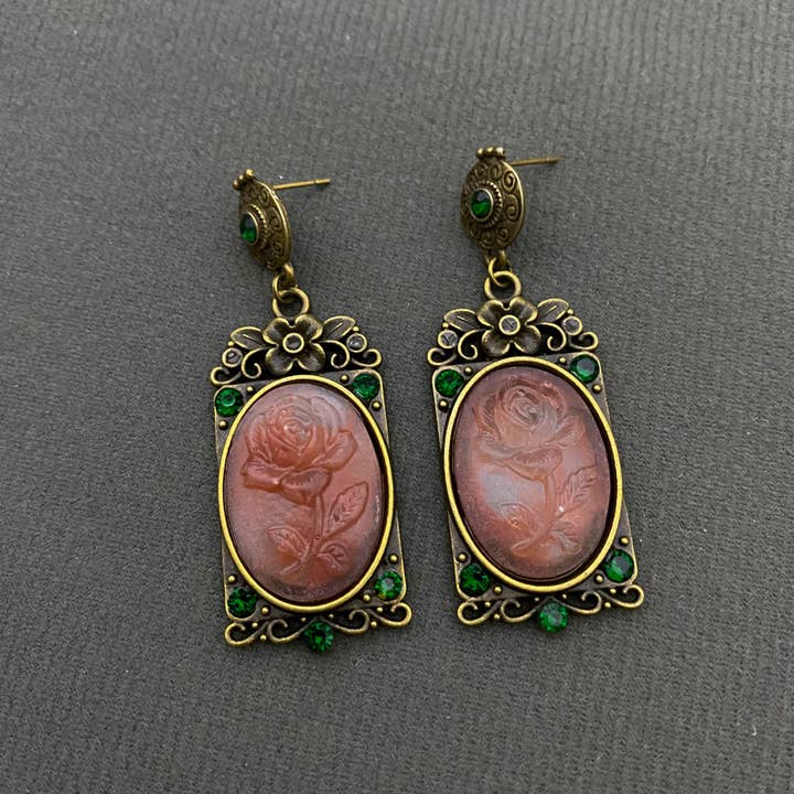Mio Queena - Wholesale Dangle Earrings - Vintage Court Style Rose Danlge Earrings4