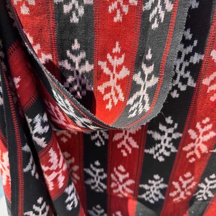 Office Objets - Wholesale Coverlet - Ikat, traditional Indonesian fabric from the island of Savu (Timor) red and black 2m25x7558