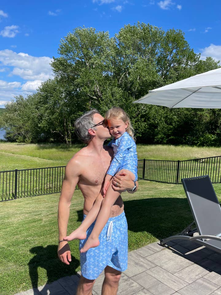 Les malles Newport - Jardin de roses bleues pour la vente par Ricki Beach Club