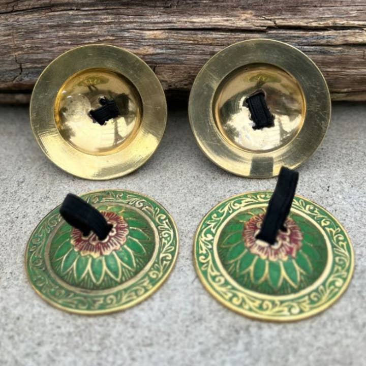 Lungta Imports - Vendita all'ingrosso Strumenti musicali - 2 paia di piatti da dito in ottone a forma di fiore di loto Zills per pancia 11