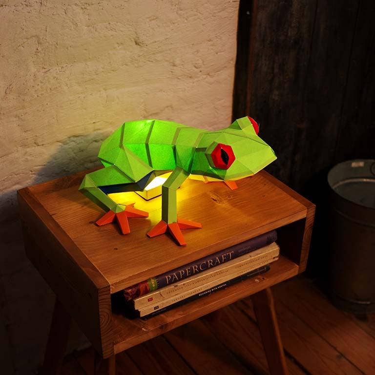 PAPERCRAFT WORLD – wholesale DIY craft kit – Frog 3D Unique Table Lamps Origami Model13