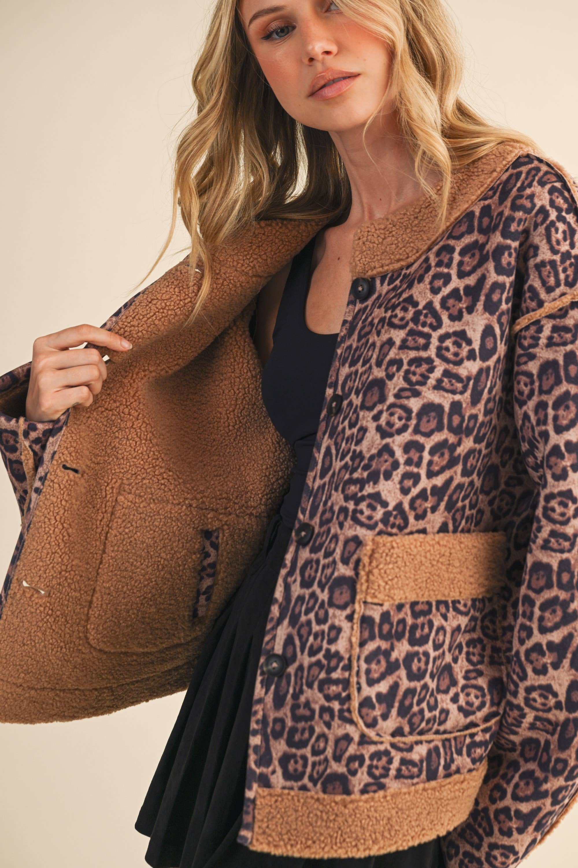 IJ1639 LEOPARD REVERSIBLE TEDDY LEOPARD QUILTED JACKET for wholesale on Faire15