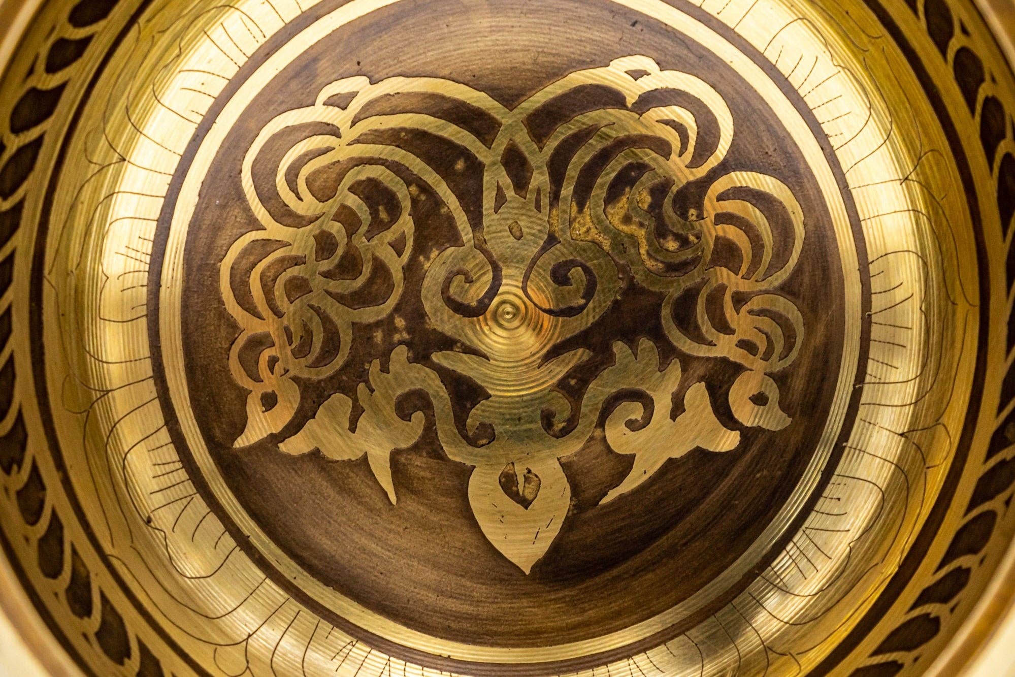 Fwosi - Wholesale Meditation Supplies - Himalayan Tibetan Singing Bowl | Kalash Carving Sound Bowl Meditation Set Mallet & Cushion | Chakra Healing Bowl | Self-Care Gift1