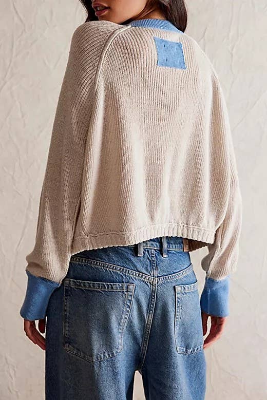 Rosa Clothing - Wholesale Cardigan - Women's - Contrast trim Slouchy button down cropped knit cardigan3