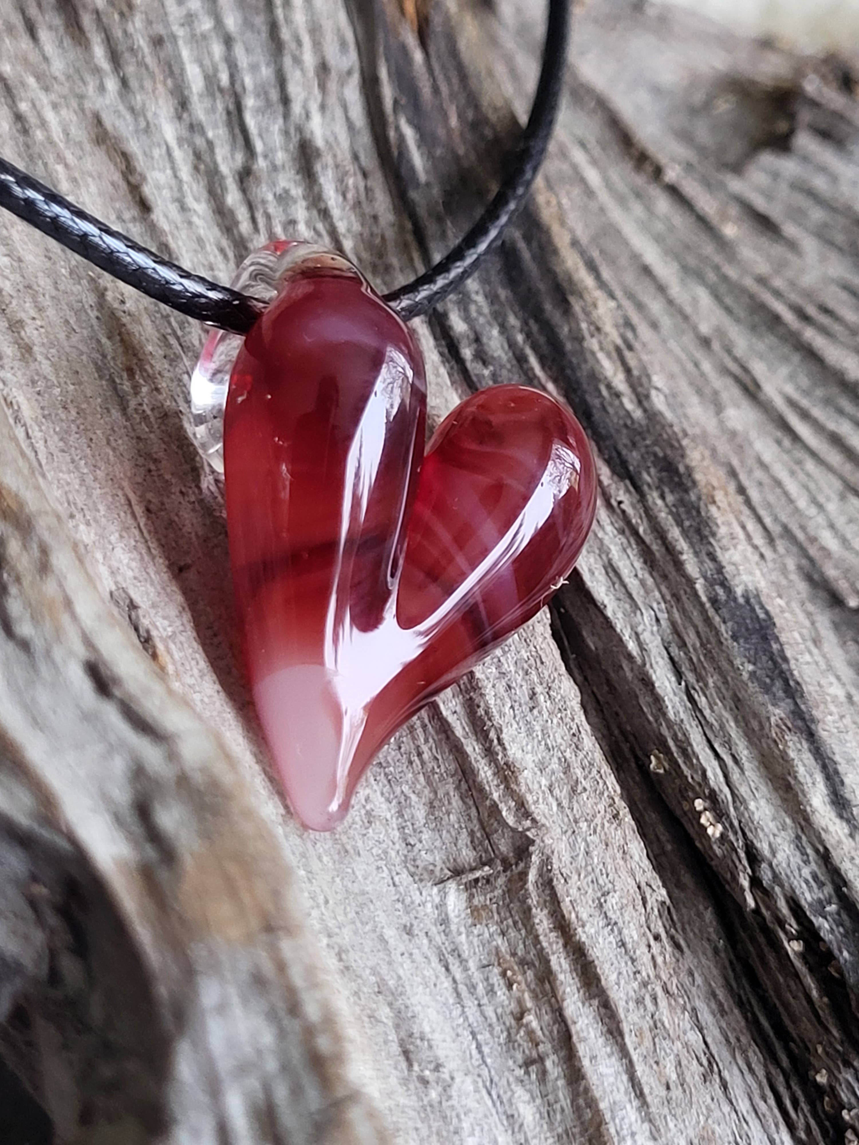 AB Glass Designs – wholesale Hänge-/berlockhalsband – Blåst glas hjärta halsband -olika färgalternativ (kopia)5