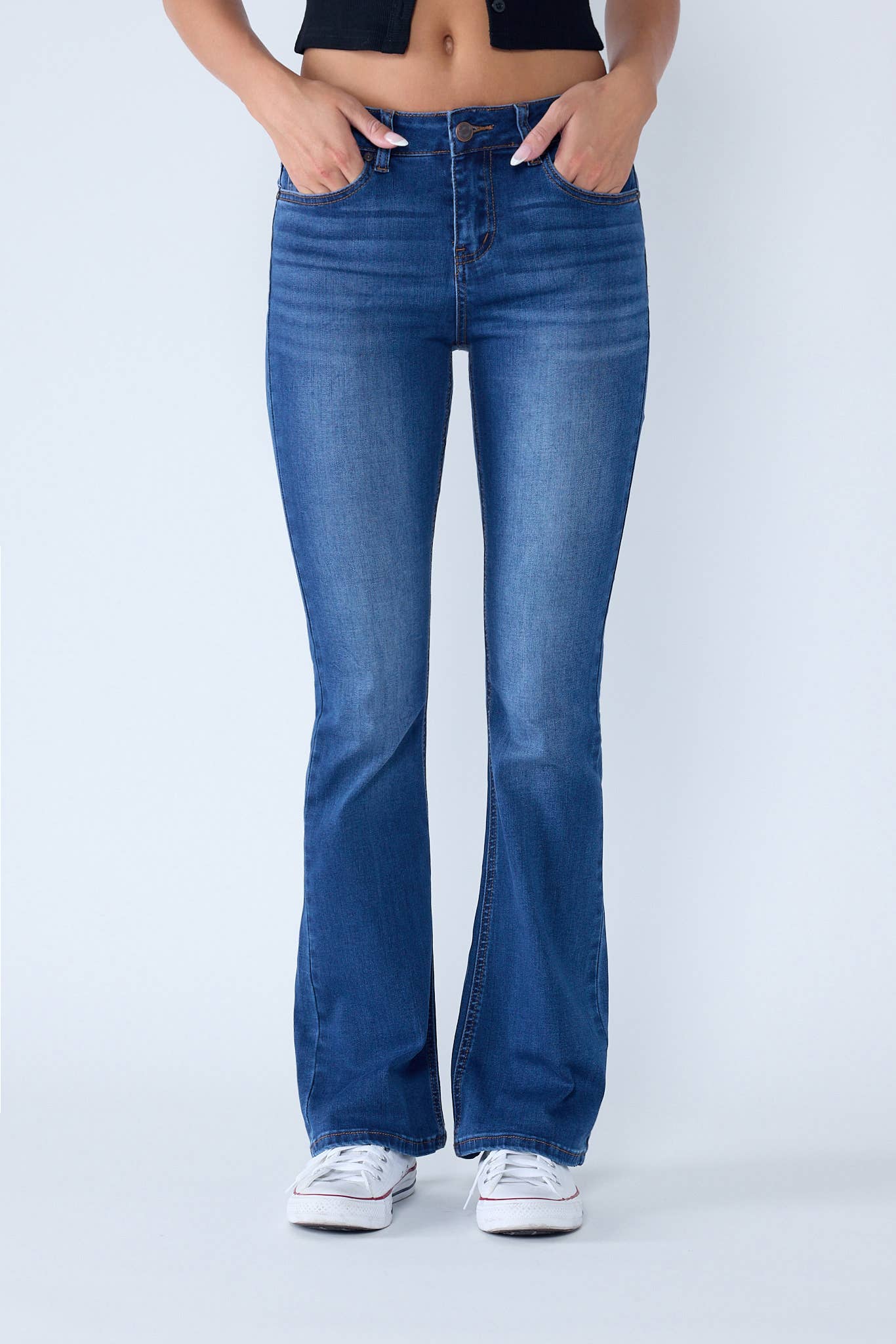 MEDIUM ÅBEN PAKKE High Rise Bootcut Jeans WEP3186 for engroshandel på Faire0