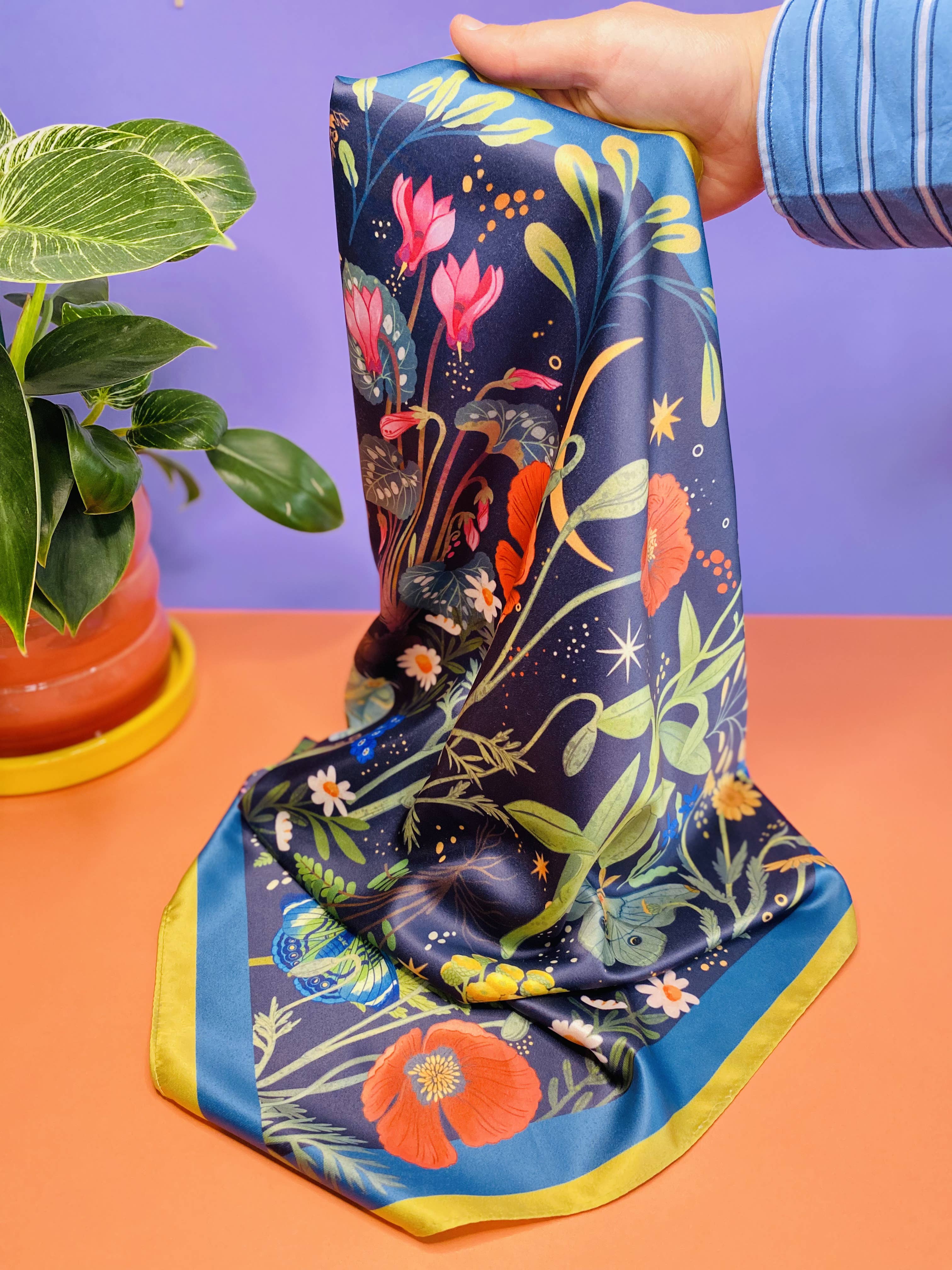 Split Moon Studios - Wholesale Scarf - Women's - Wild Flowers Motif Scarf6