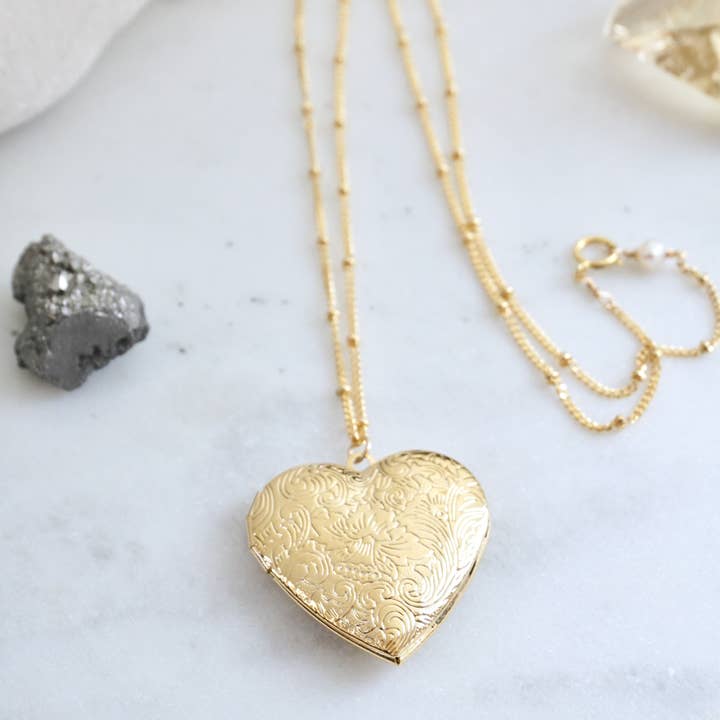 Goldene Herz-Medaillon-Halskette, Herzkette, Medaillon-Schmuck für den Großhandel von YSM Designs