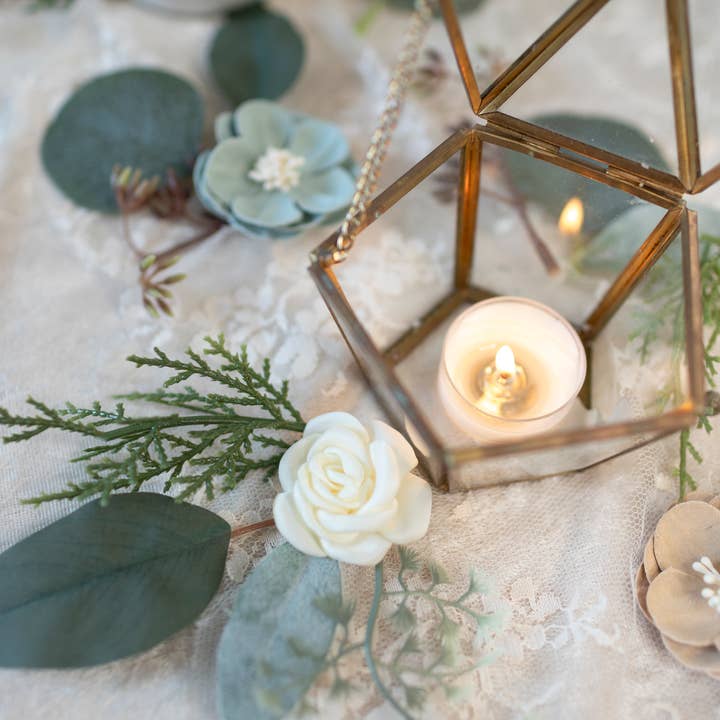 Indy Supply Co - Wholesale Artificial Flowers - Loose Faux Greenery and Flowers Table Decor Styling Pieces