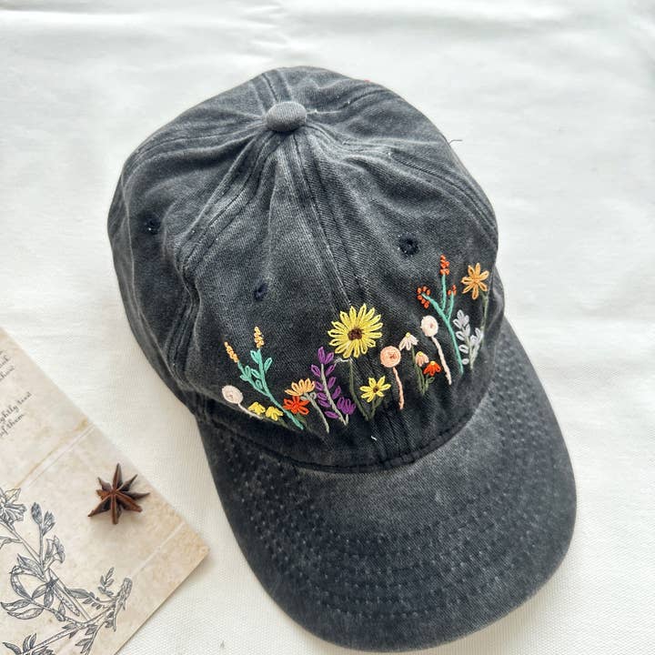Quince Fables - Wholesale Baseball Cap - Women's - Colorful Flower Garden Embroidered Baseball Cap