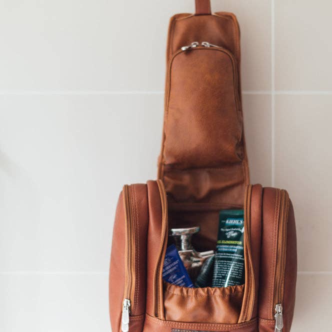 HANGENDE TOILETTAS VOOR OP REIS voor wholesale door Piel Leather