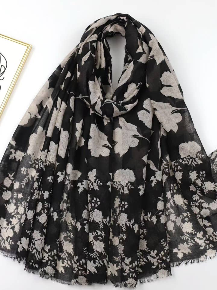 Foulard à frange motif feuille pour la vente par LINETA