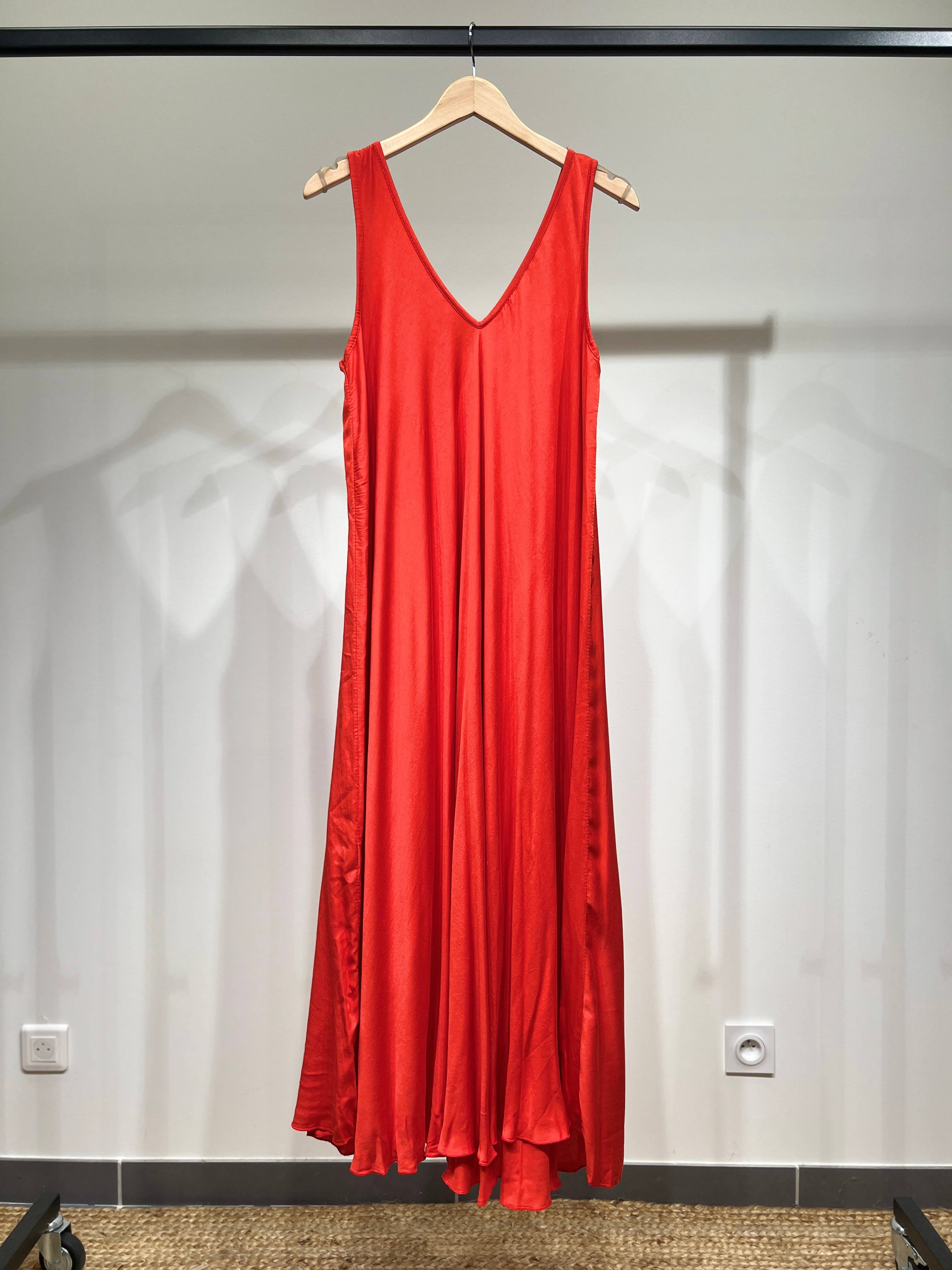 L'Emotion – Großhandel Kleid – Damen – Maxikleid mit V-Ausschnitt und breiten Trägern14