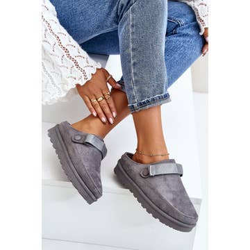 No Doubt Shoes – wholesale Träskor – dam – DAMTOFFLOR MED FUSKPÄLSFODER BEKVÄMA SLIP-IN MULE SLIDER TRÄSKOR13