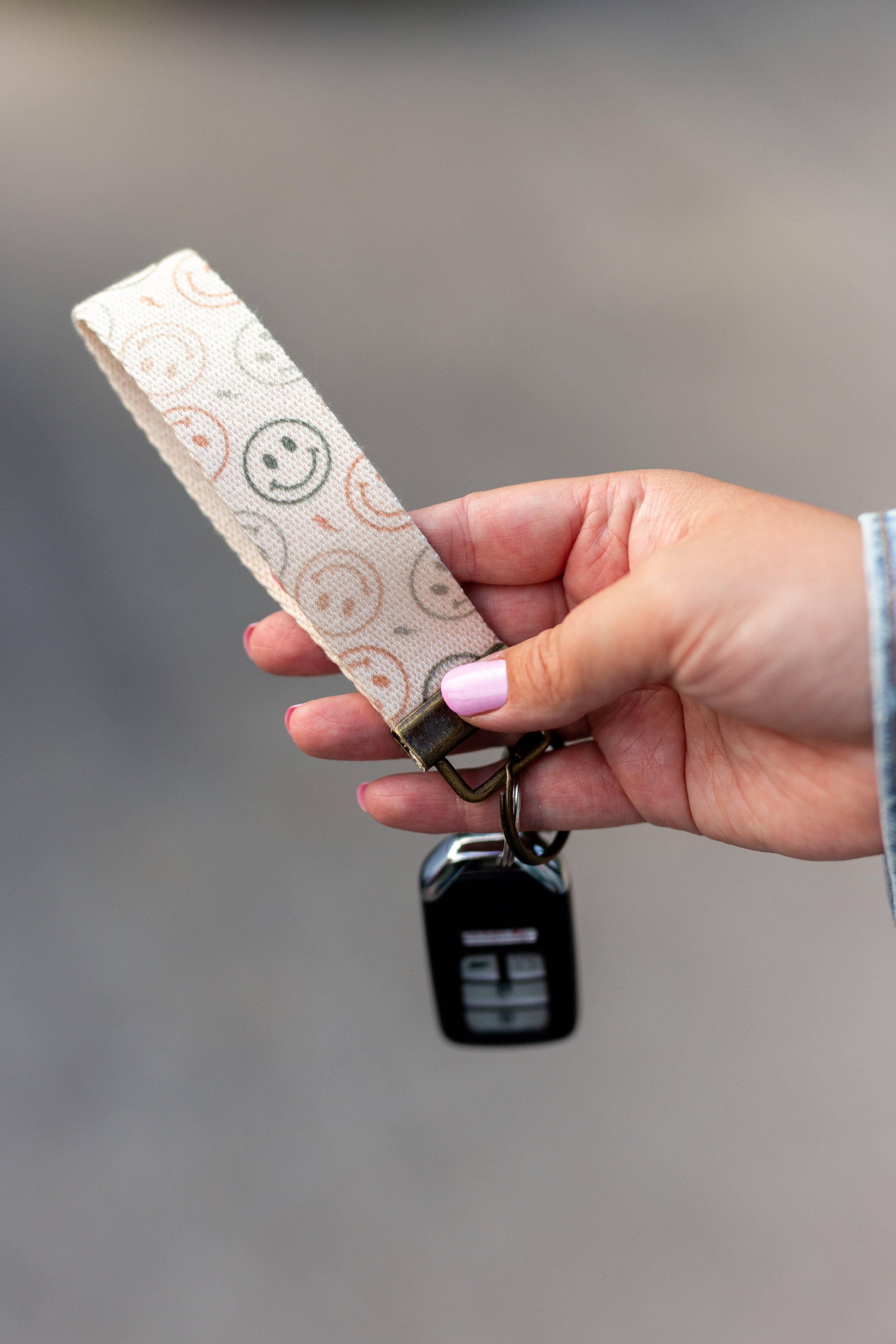 Frederick Family Co. - Wholesale Wallet - Women's - Keychain Wallet with Wrist Lanyard, Compact Card Holder 38