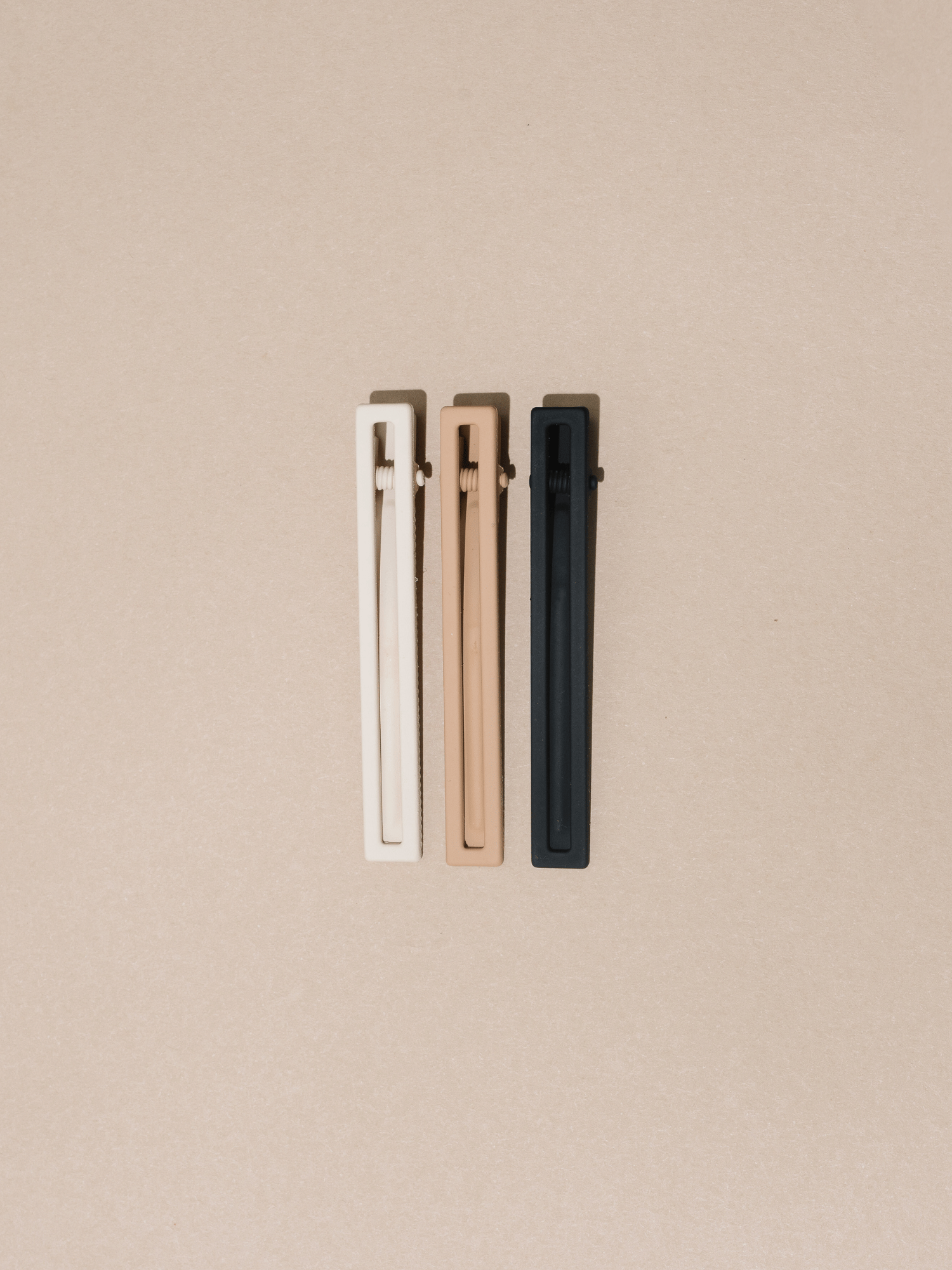 NAT + NOOR - Venta al por mayor Conjunto de accesorios para el pelo - Mujer - Set de 3 clips para cabello estilo aligator Yarrow en colores surtidos14