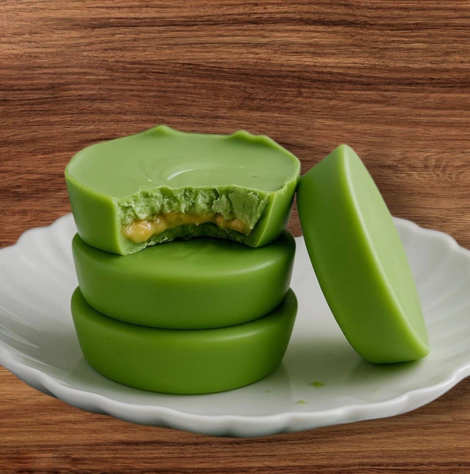 Beautique Goals – wholesale Chocolate-covered sweets – Dubai Matcha Peanut Butter Chocolate Wafer Cups1