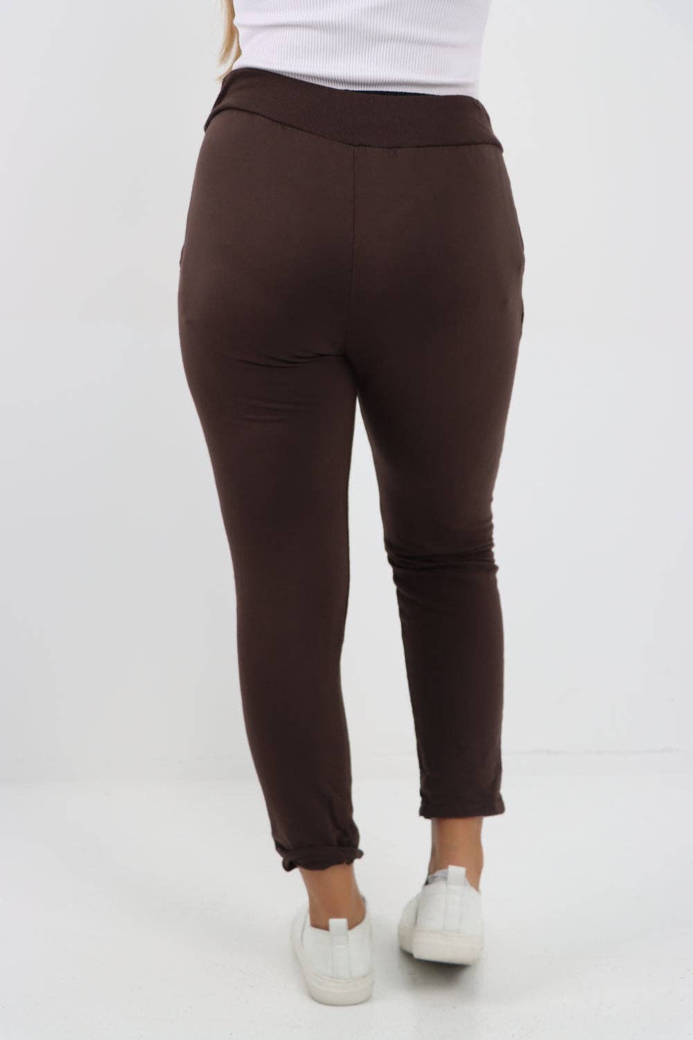 Miss Bold – Großhandel Lounge-Trainingshose/-Jogginghose – Damen – Italienische schlichte Basic-Jogginghose mit Kordelzug49