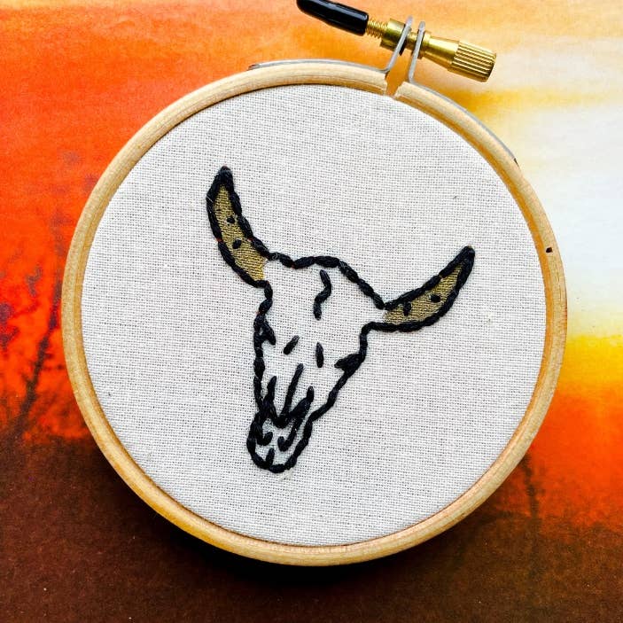 Lille Samling: ko hoved Håndbroderi for engroshandel hos Real Swanky