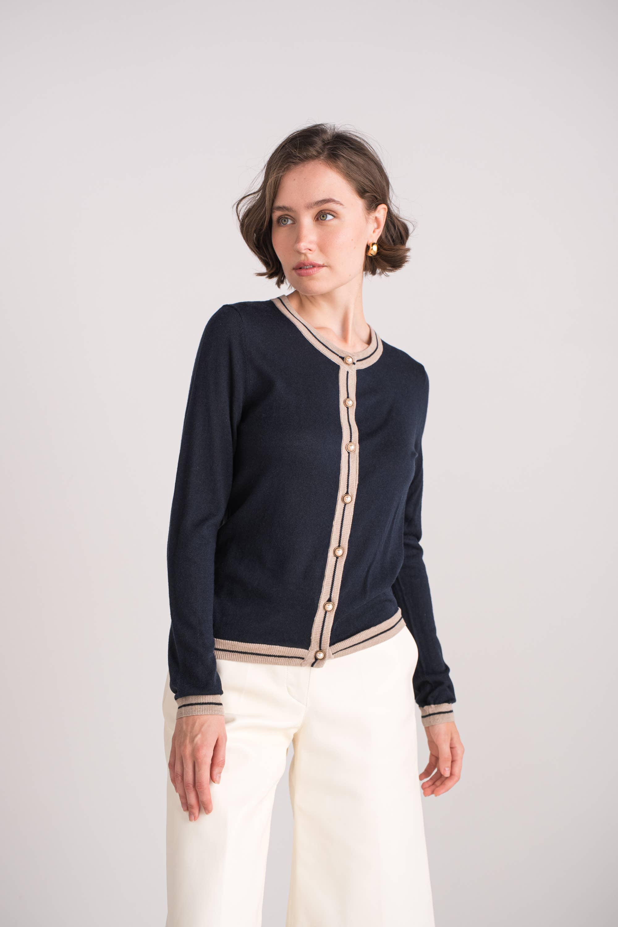 jw.atelier – wholesale Kofta - Dam – Tvåfärgad cardigan i siden och kashmir med pärlknappar9