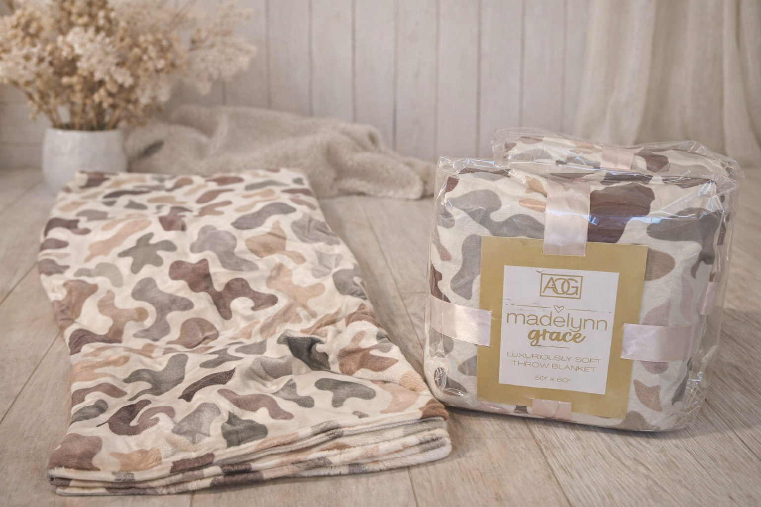 Ace of Grace - Wholesale Bedding Blanket - Kids & Baby - Madelynn Grace Luxe Fleece Blankets5