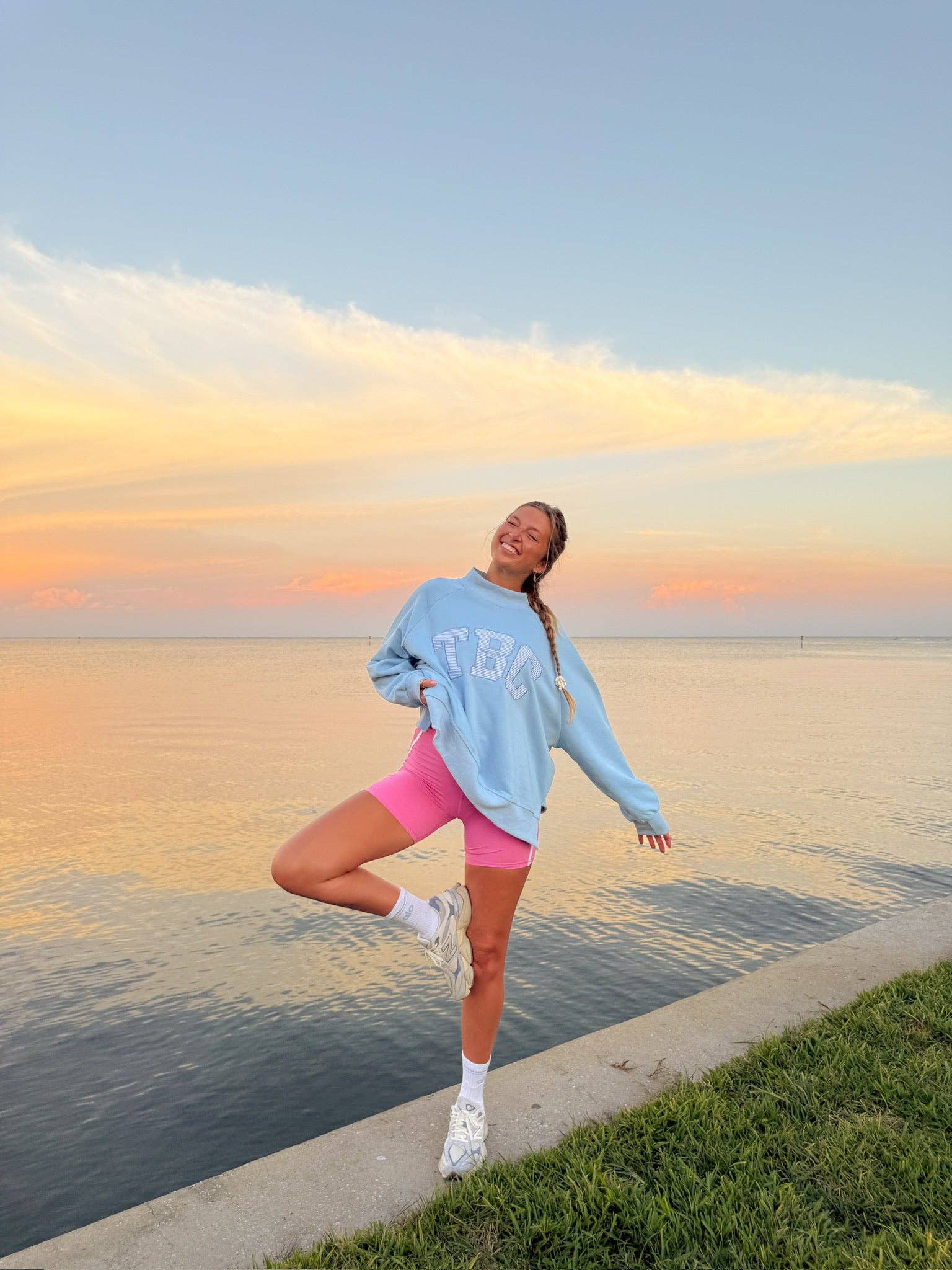 The Beach Club - Wholesale Sweatshirt - Women's - Blue TBC Mockneck0