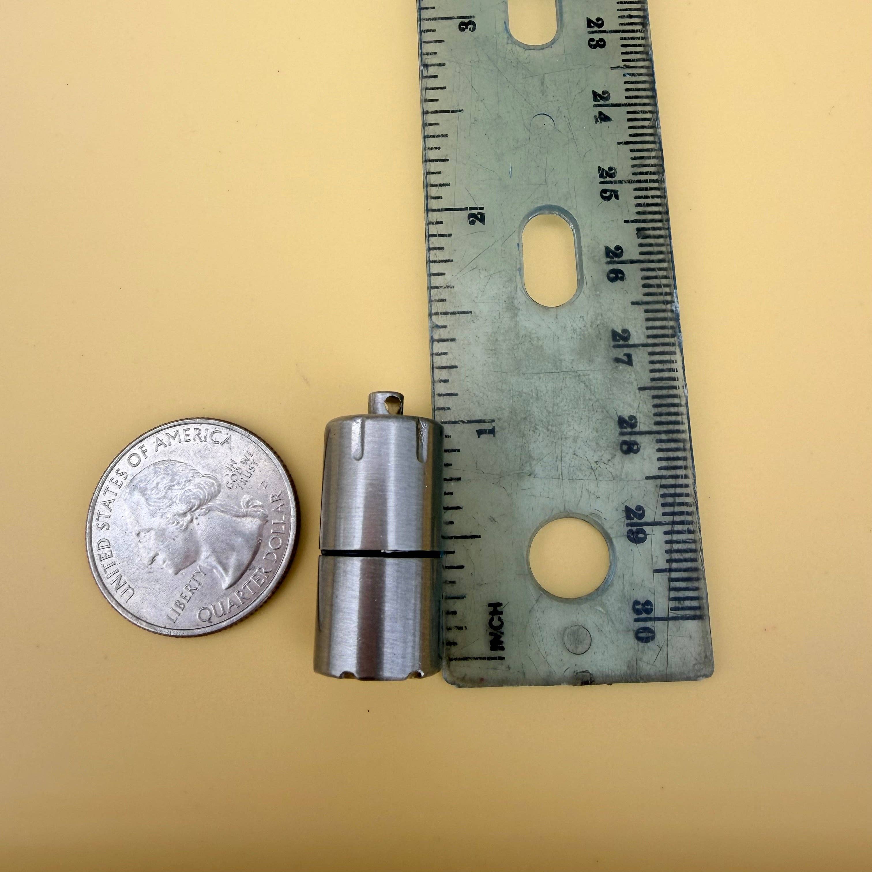 Fluff Hardware – wholesale Pendant/charm necklace – Trixie Lighter Necklace1