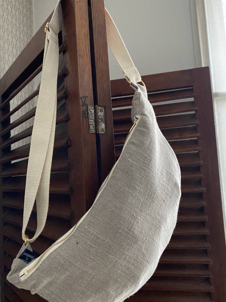 Linen banana shoulder strap for wholesale by Atelier De La Varangue