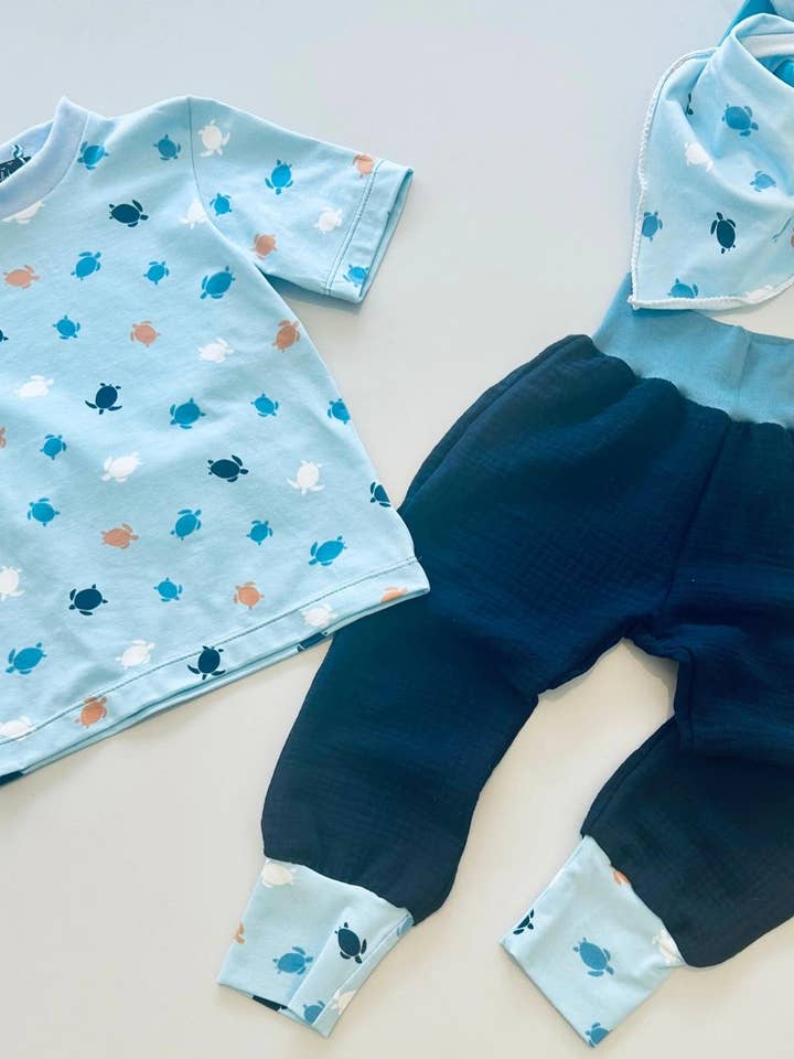 Calças de bebé ajustáveis em musselina – Estampa de tartaruga por atacado de Küstenfieber®