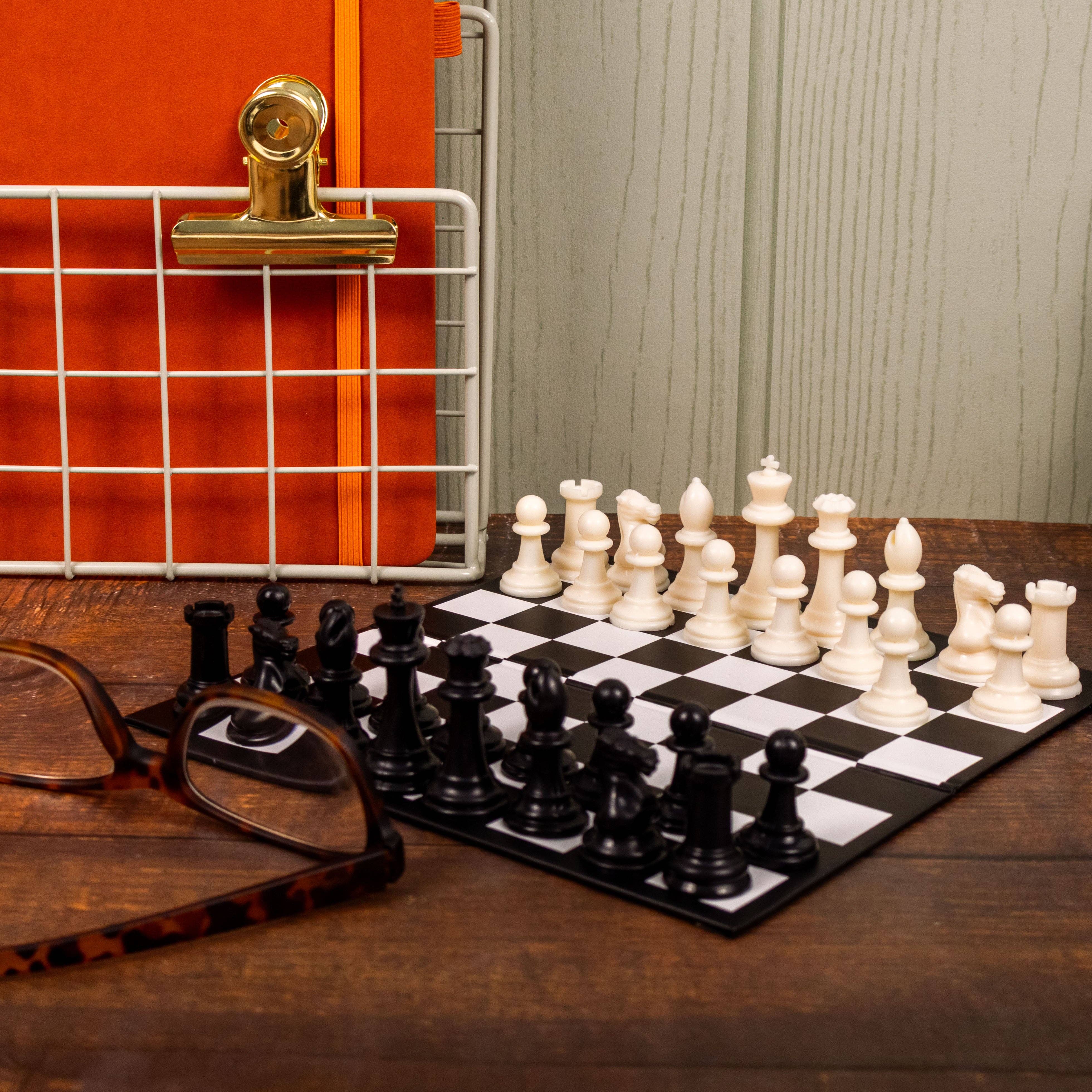 Robert Frederick Ltd - Wholesale Board Game - The Gentleman’s Emporium Chess Travel Set – Classic Portable Board Game in Tin3