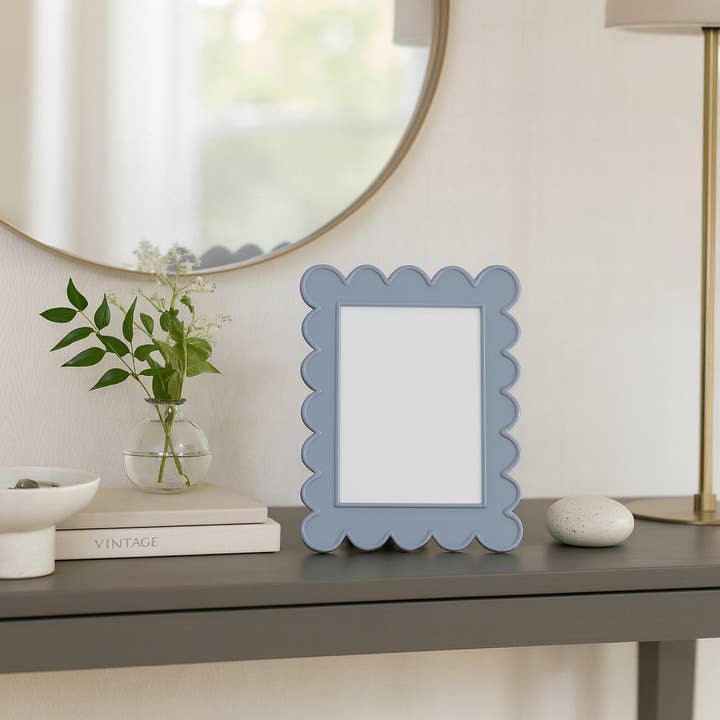 Sagebrook Home - Wholesale Picture Frame - Photo Frame - Blue Resin/Glass Scallop Edge, 4x6 in.2