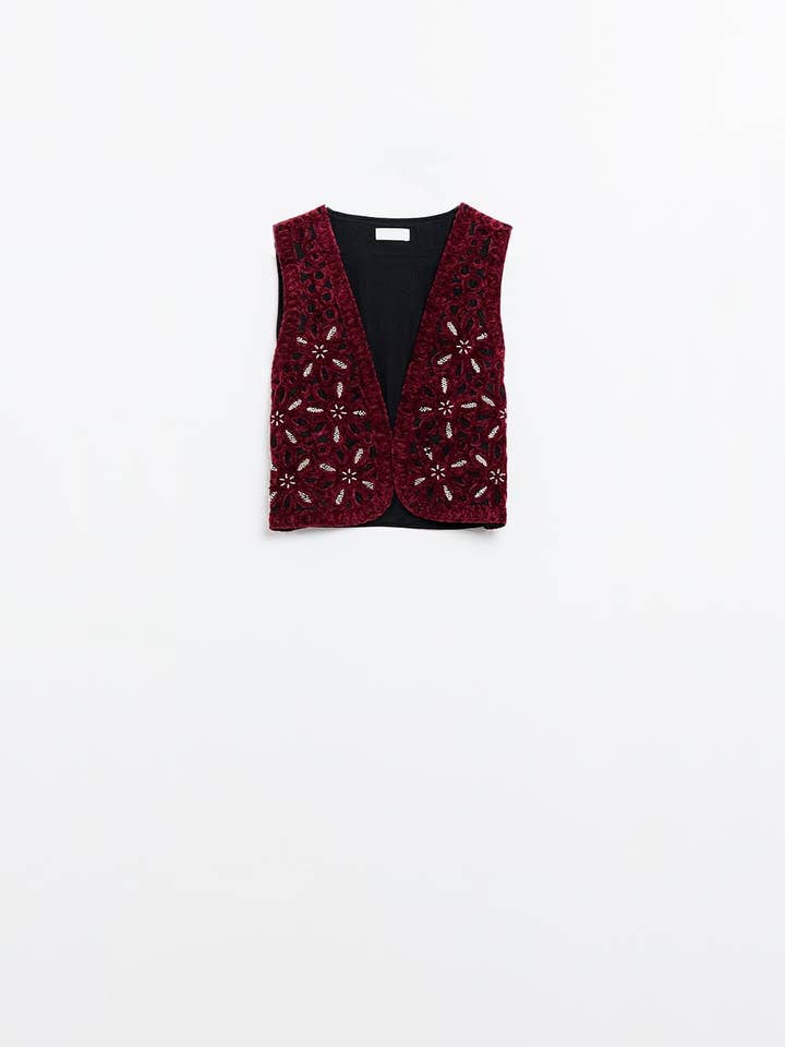 Beaded Embroidery Velvet Short Vest in burgundy for wholesale by Q2—All Orders:Free Duties for the US,UK,and Canada