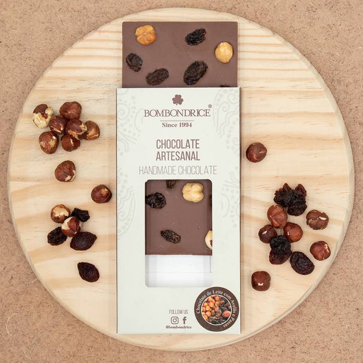 Mælkechokolade med rosiner og hasselnødder for engroshandel hos Bombondrice Chocolates