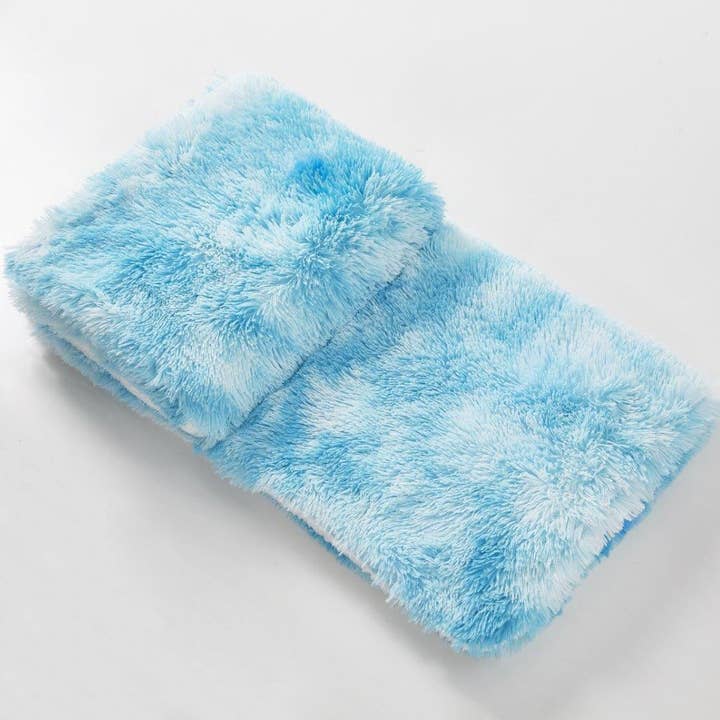 Duke Imports – Großhandel Überwurfdecke – "Blauer Himmel" Kunstfell-Plüschdecke - 127 cm x 178 cm6