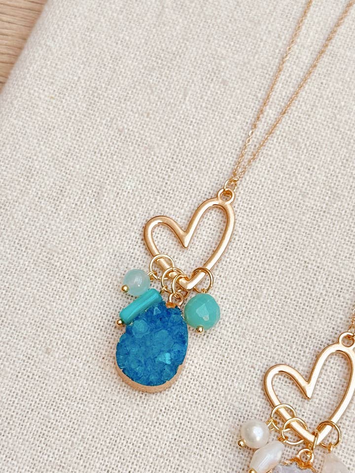 Farverig Druzy Kvarts Klynge Hjerte Vedhæng Halskæde for engroshandel hos Gracie Rose Designs