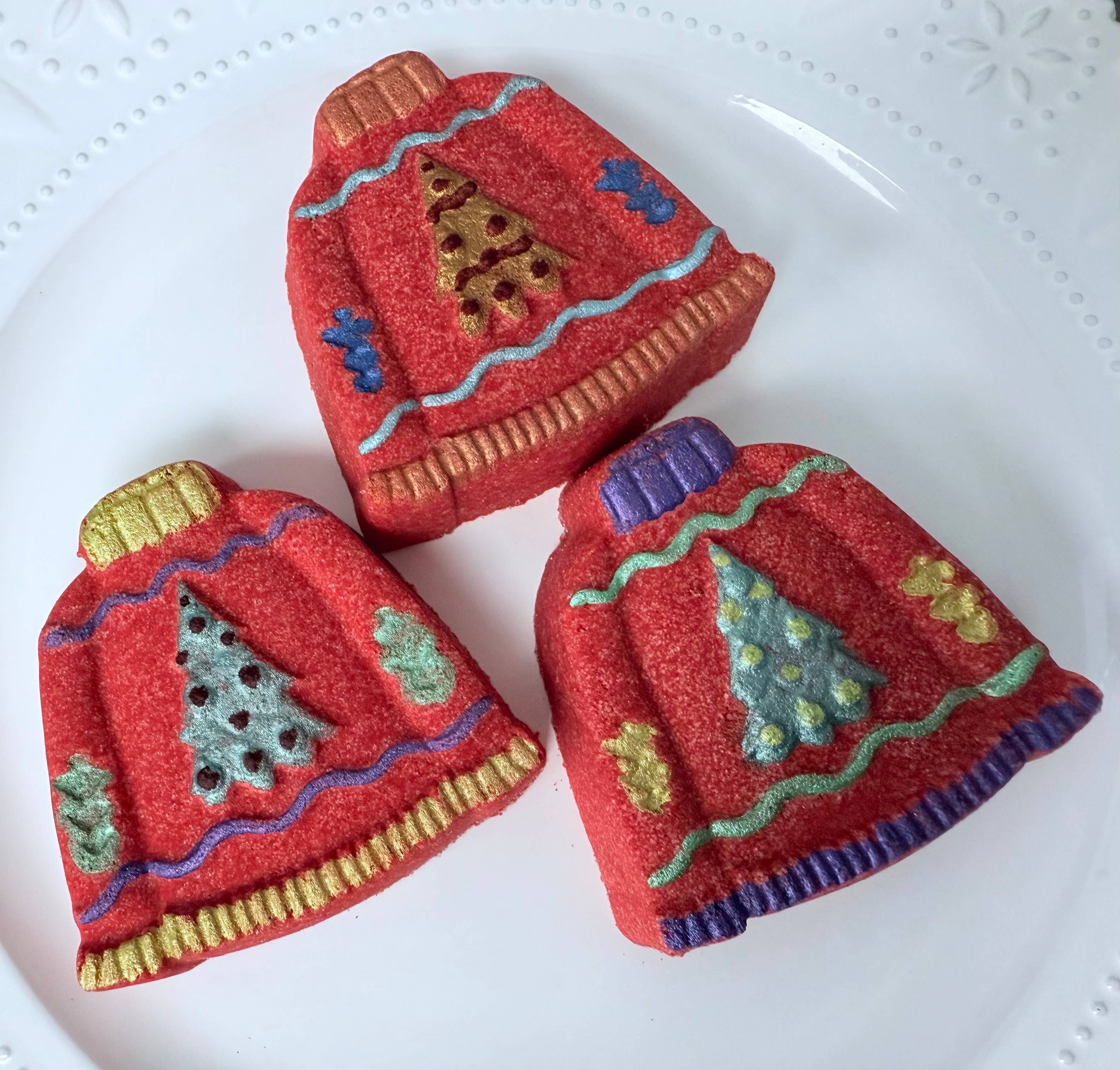 Poppy & Thyme - Wholesale Bath Bomb/Fizz - Ugly Sweater Bath Bomb0