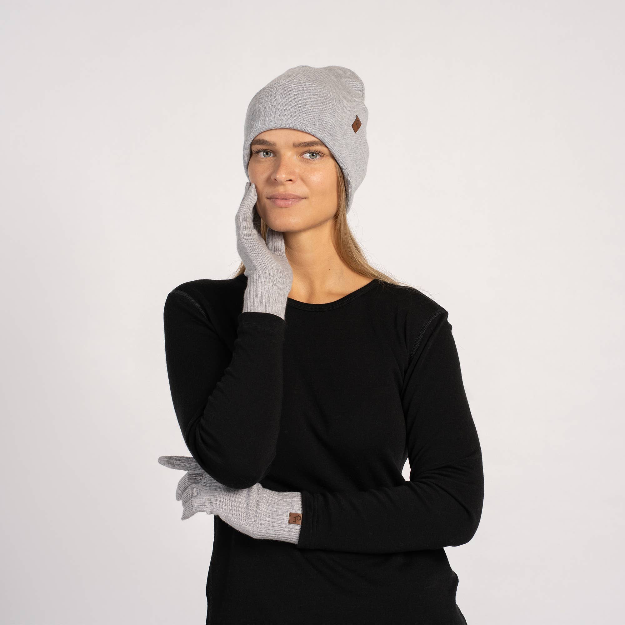 menique – wholesale Mössa - Dam – Damset med stickad mössa och handskar i 2 delar8