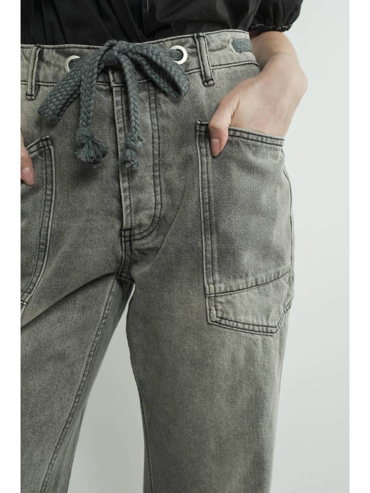 Aaron & Amber - Wholesale Jeans - Women's - MAP3083 BARREL DENIM PANTS WITH EYELET WAIST