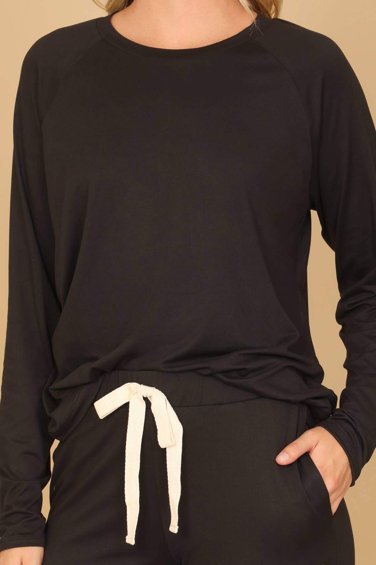 You & Me - Vendita all'ingrosso Pantaloni sportivi/da jogging loungewear - Donna - Set maglia a maniche lunghe e joggers taglie forti YMP40001XV con cintura da annodare.2